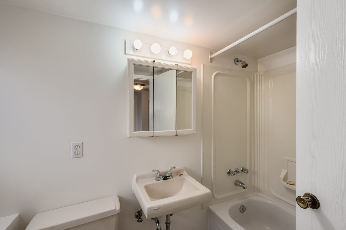 1132 McClure Apartments Devon Properties