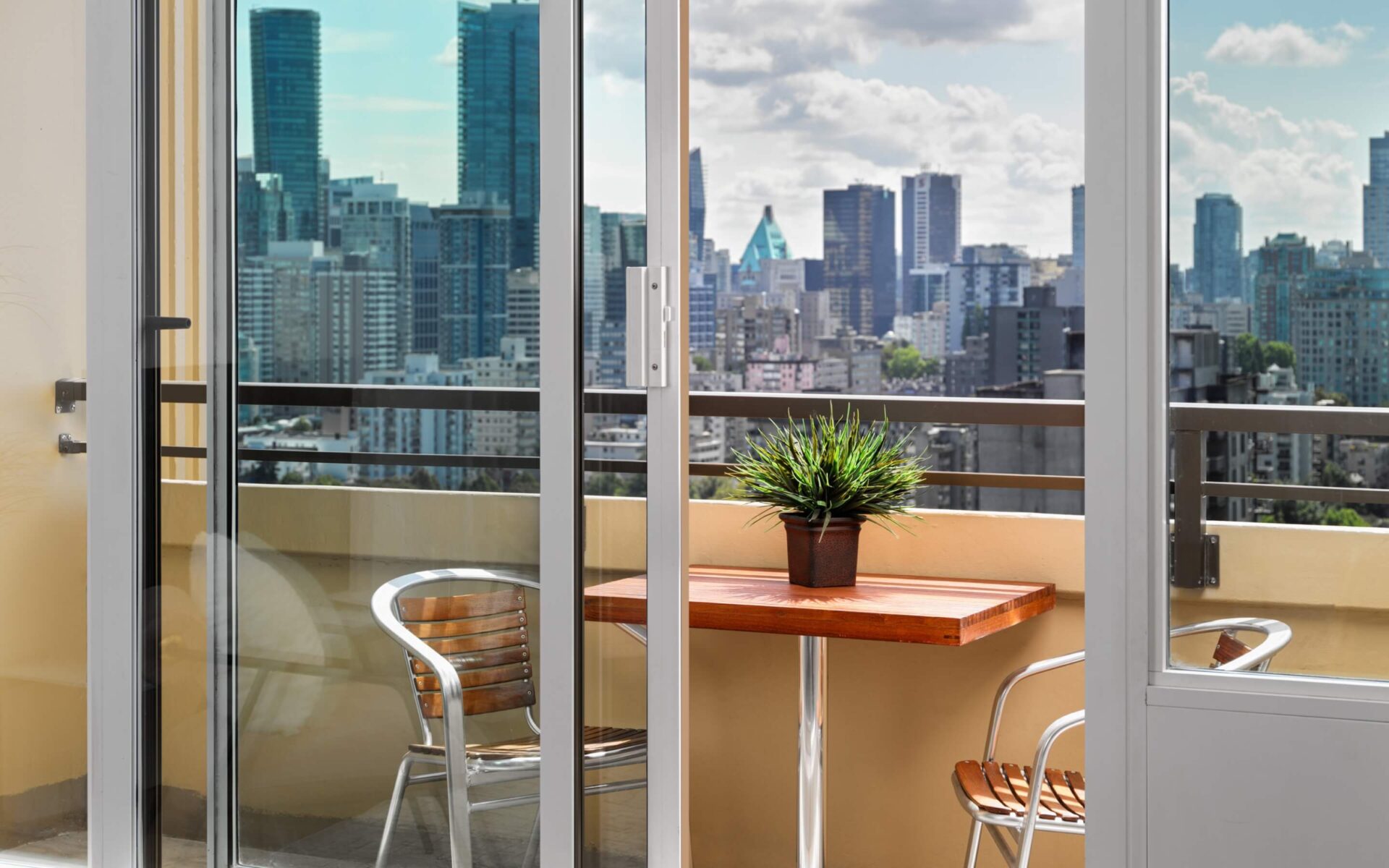 Shoreline West End Apartments | Apartments in Vancouver | Devon Properties