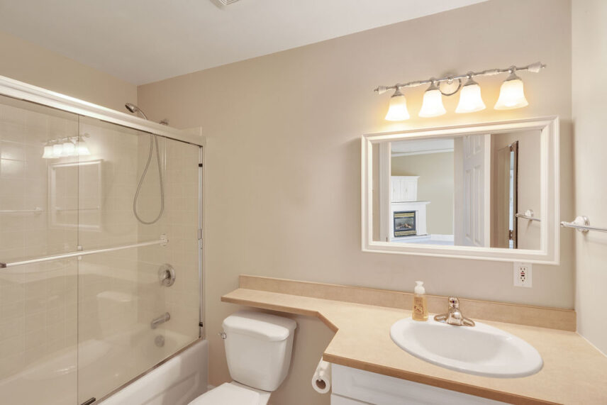 1814 Oak Bay Avenue Apartments Devon Properties