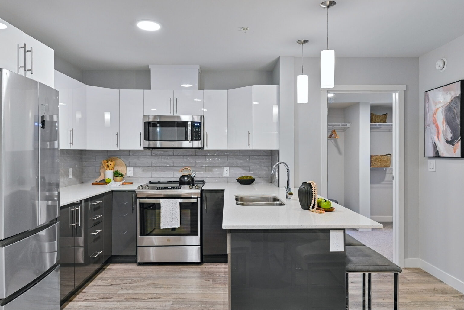 Apartment Ratings, Prices, and Reviews | ApartmentRatings© - Luxury Apartment Complexes In Keyless Entry Properties